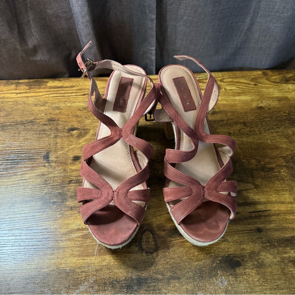 Nurture Mona Women’s Heels -Cherry Bark Size 9